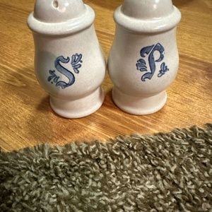Vintage Pfaltzgraff Salt & Pepper Shakers
